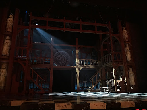 ノートルダムの鐘　舞台