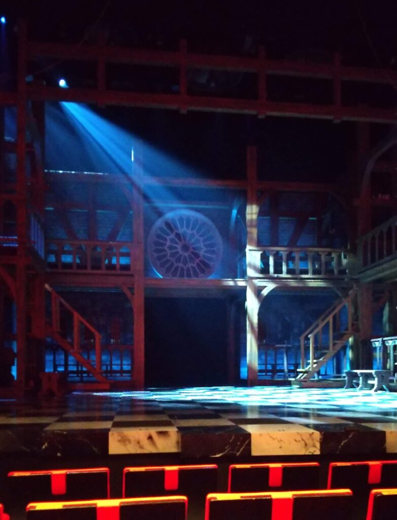 ノートルダムの鐘　舞台